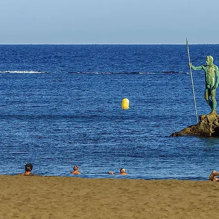 Atico En Primera Linea De Playa De Melenara